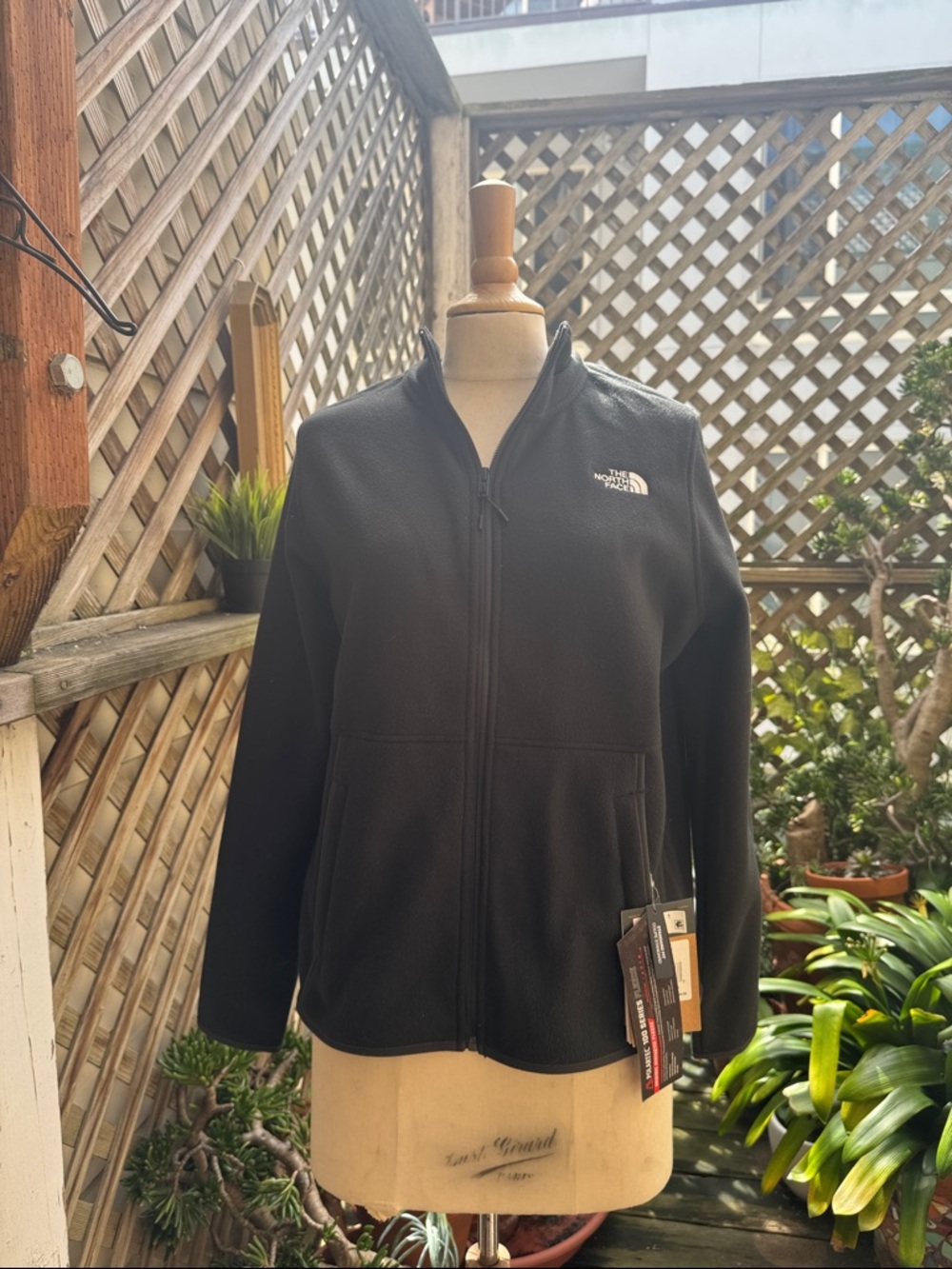 The North Face Women’s Black Full-Zip Polartec Fleece Jacket Size Medium NWT